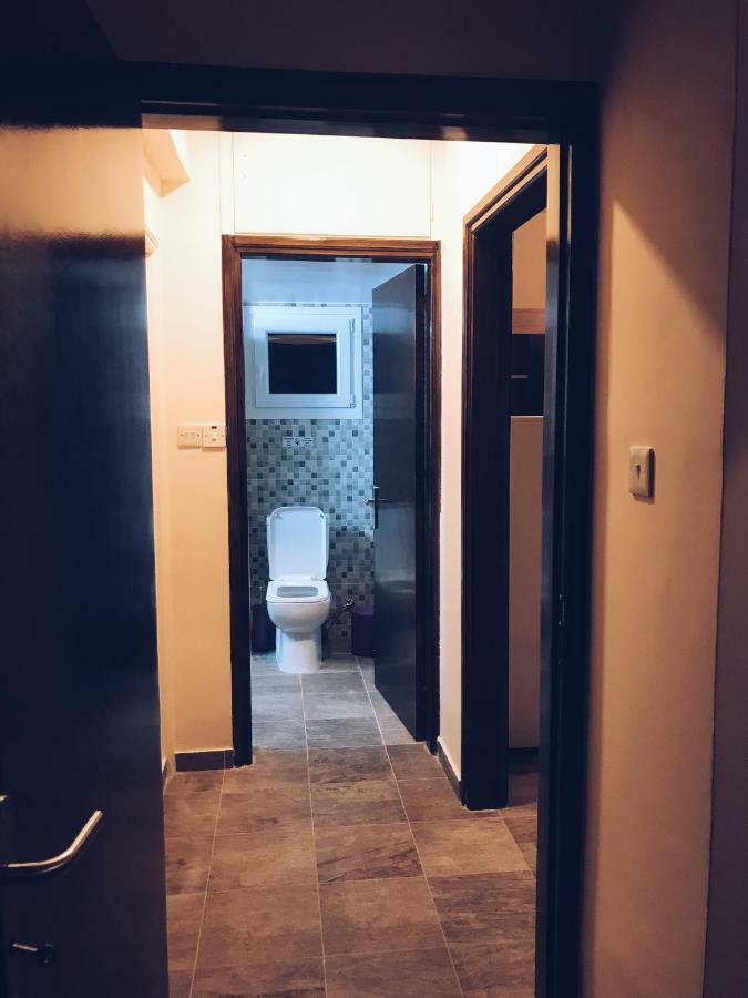 Studio In Heart Of ลิมาซอล ภายนอก รูปภาพ